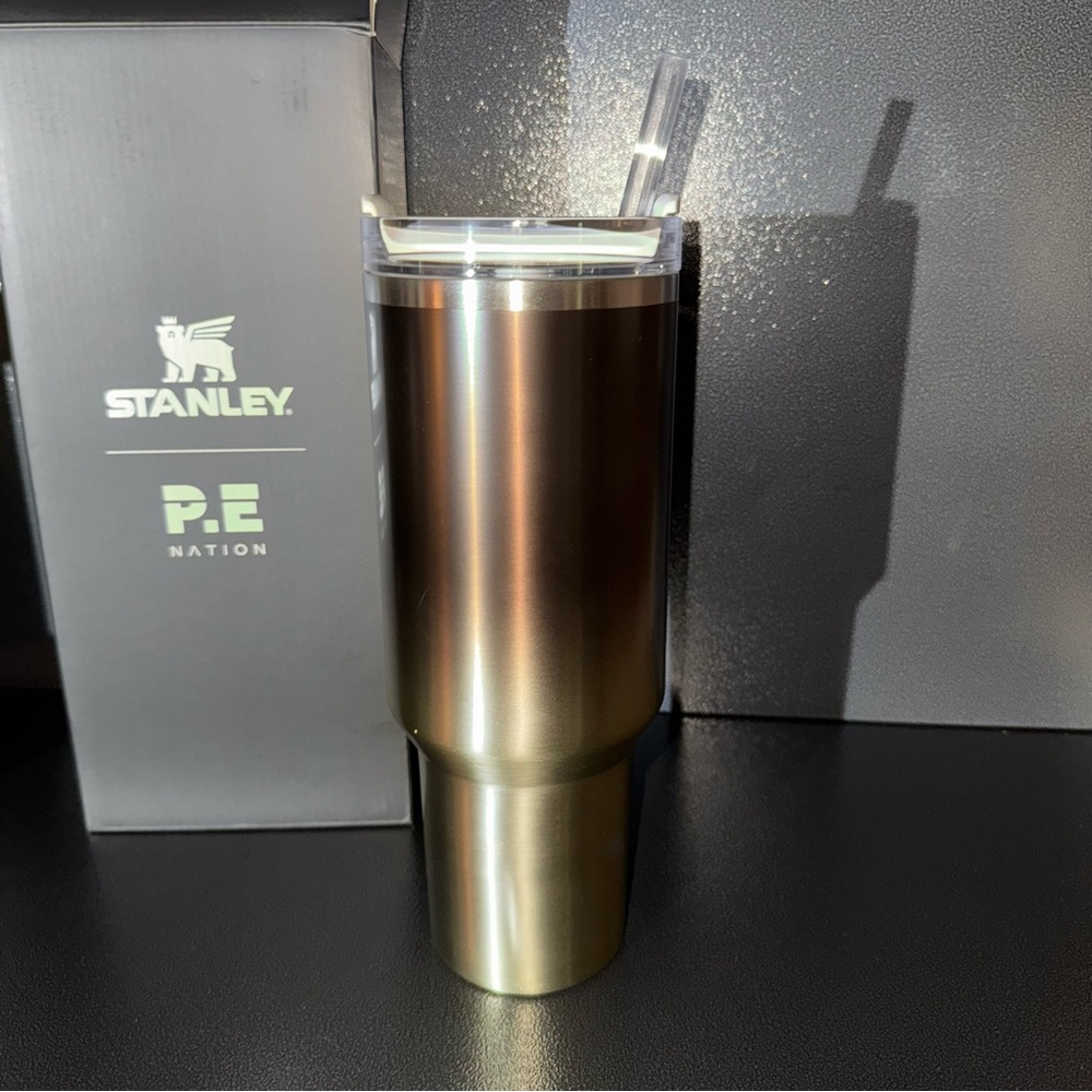 Stanley x P.E. Nation Limited Edition Quencher Tumbler - NWT Australia Exclusive - Picture 10 of 11